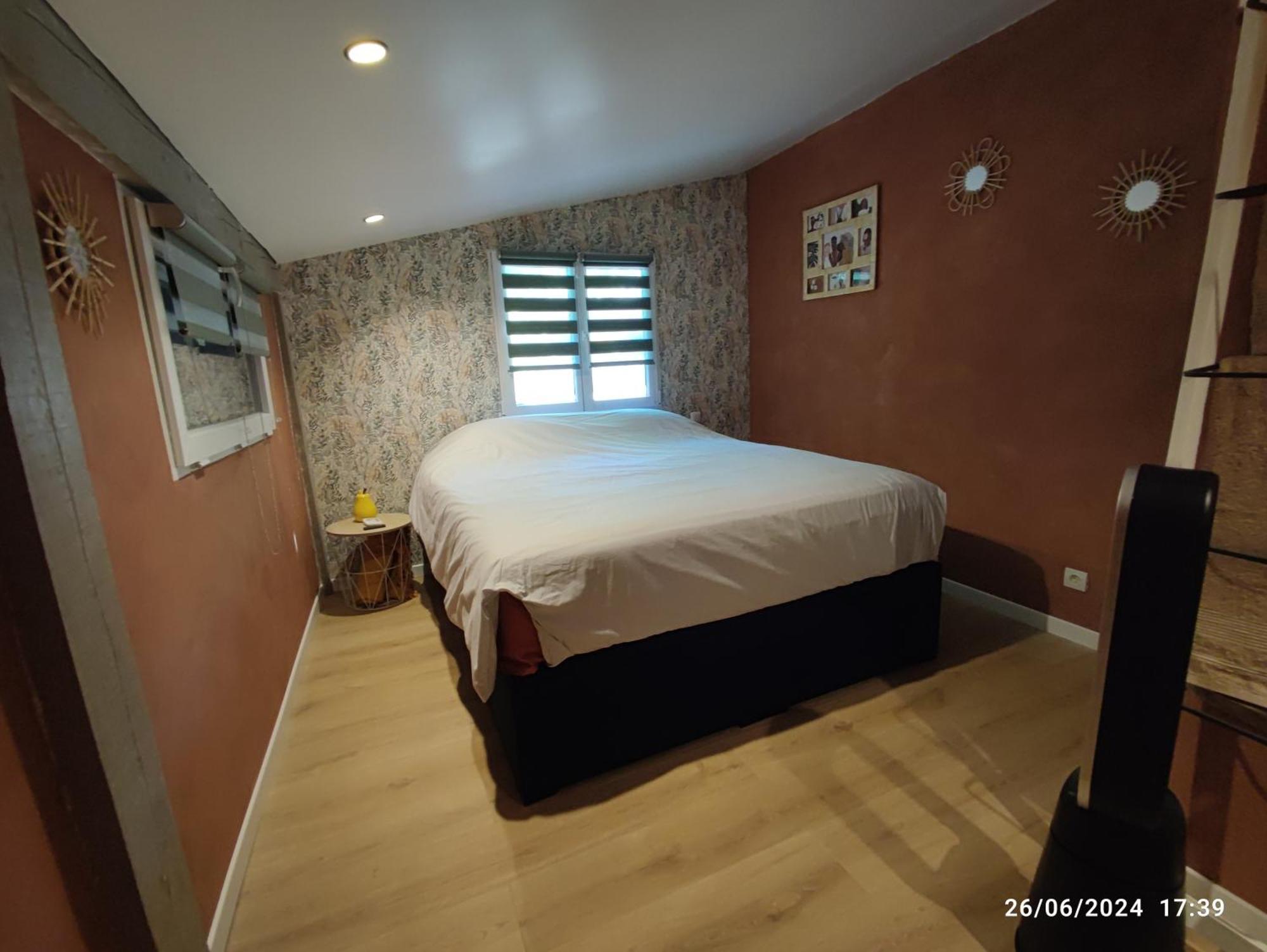 Chambre Au Coeur Du Luberon Bed & Breakfast Cereste Bagian luar foto